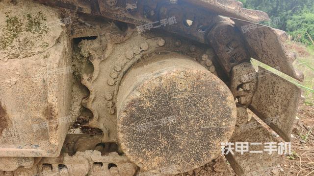 左驅(qū)動輪（行走機構(gòu)）