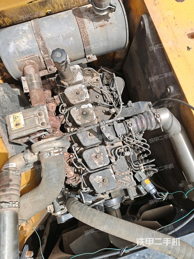 發(fā)動(dòng)機(jī)室（上車(chē)部件）