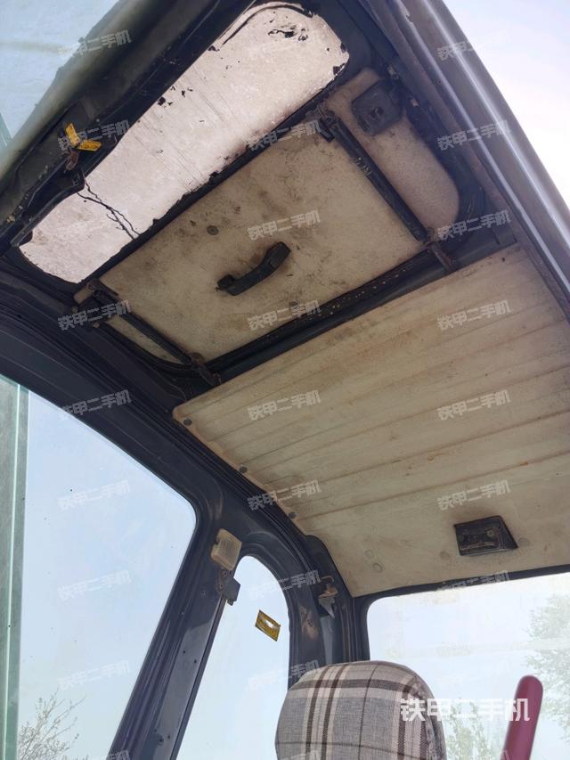 駕駛室頂部（整機(jī)外觀）