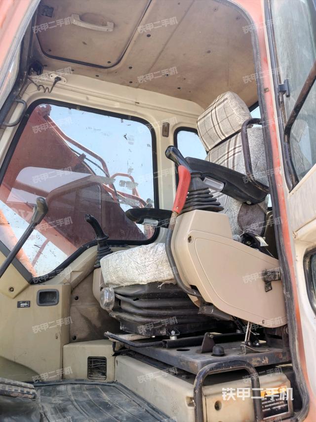 駕駛室整體（整機(jī)外觀）