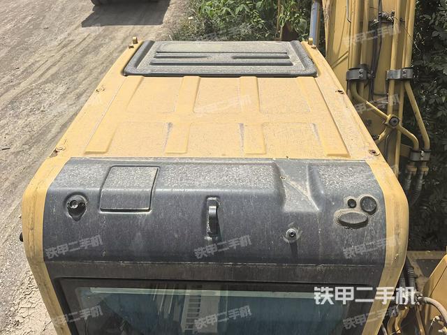 駕駛室頂部俯視（上車(chē)部件）