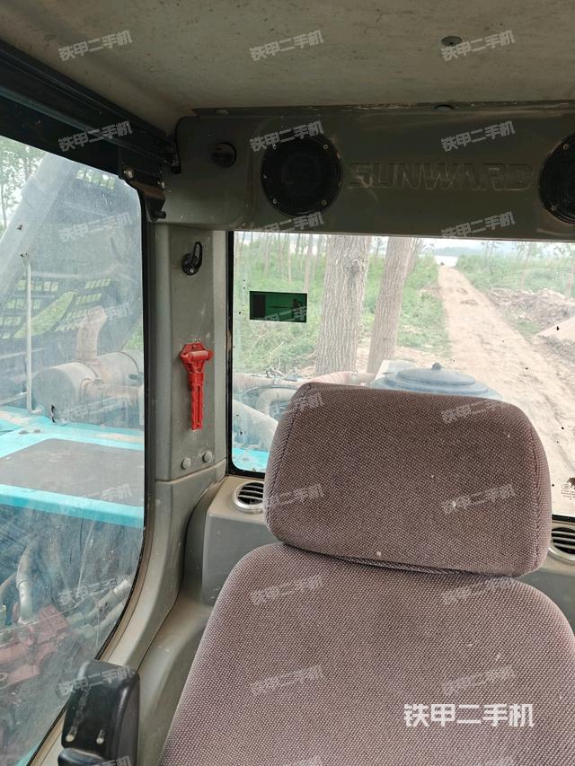 座椅后部（駕駛室部分）