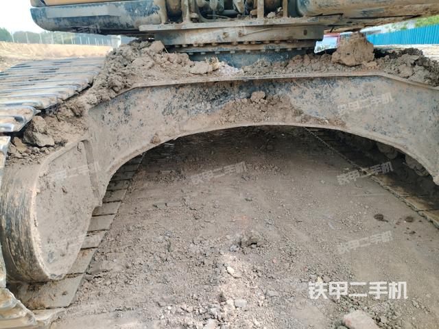 轉(zhuǎn)盤(pán)和下車架正前（工作和回轉(zhuǎn)裝置）