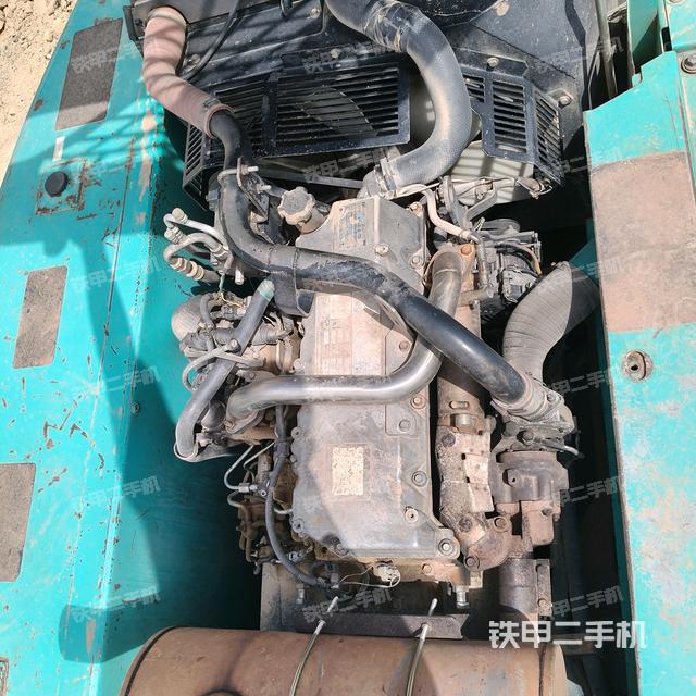 發(fā)動(dòng)機(jī)整體俯視(整機(jī)外觀) 發(fā)動(dòng)機(jī)整體俯視(整機(jī)外觀)