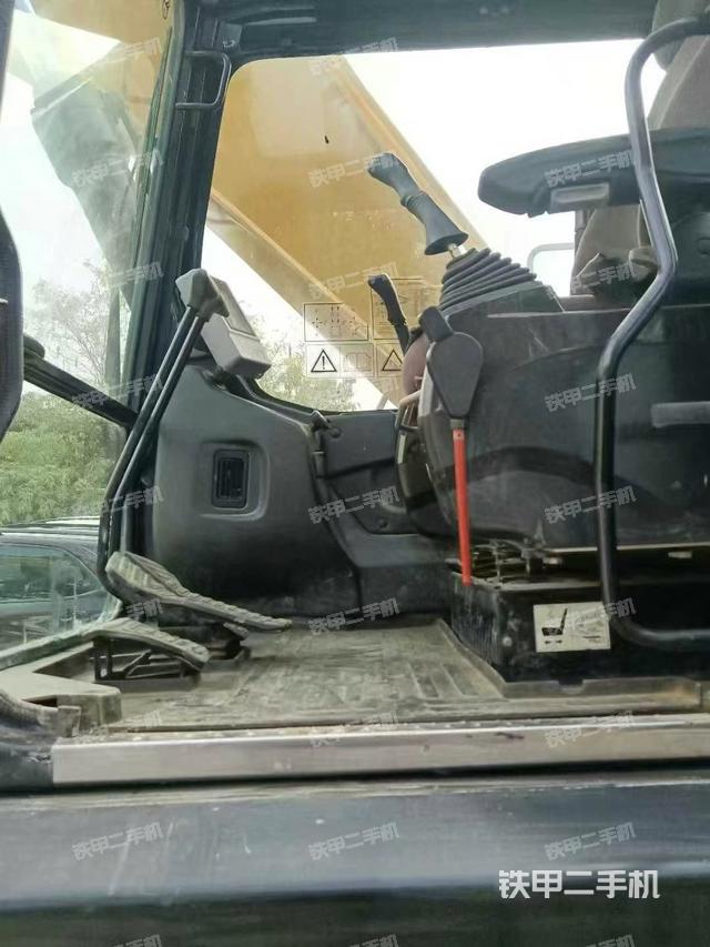 駕駛室整體（整機(jī)外觀）