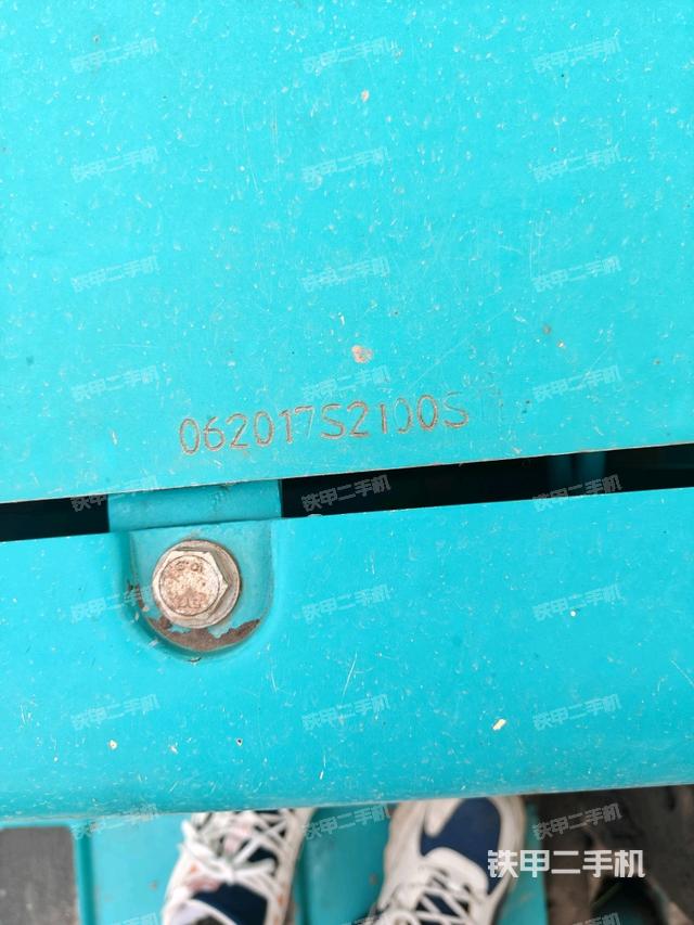 轉(zhuǎn)盤和下車架正前（工作和回轉(zhuǎn)裝置）