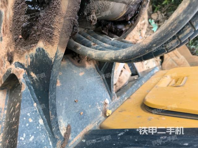 大臂整體?右側(cè)(工作和回轉(zhuǎn)裝置) 大臂整體?右側(cè)(工作和回轉(zhuǎn)裝置)
