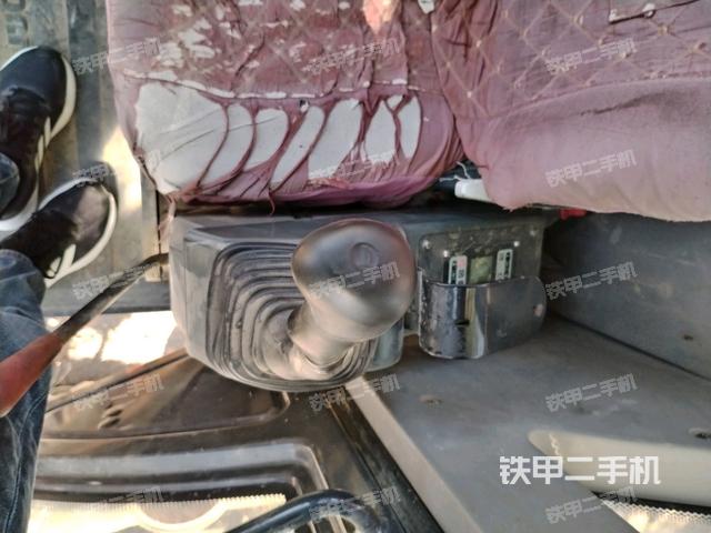 座椅左側控制臺/音響/含左手柄（駕駛室部分）