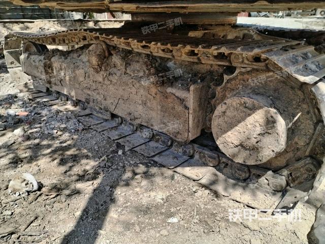 右側(cè)履帶整體?（行走機(jī)構(gòu)）