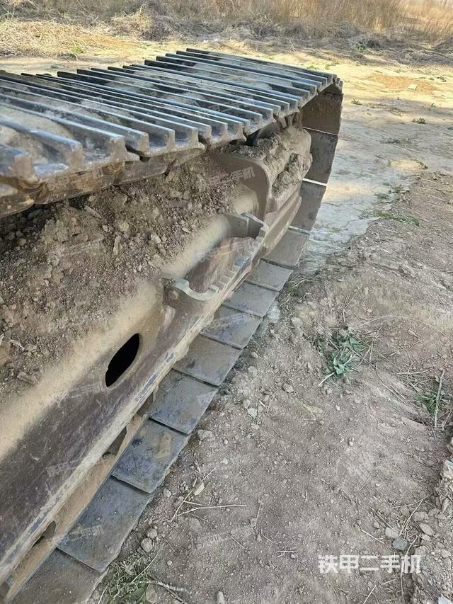 單側(cè)履帶整體（整機(jī)外觀）