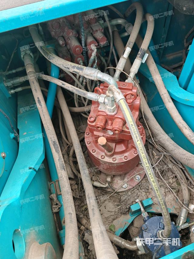 回轉(zhuǎn)馬達(dá)（上車部件）