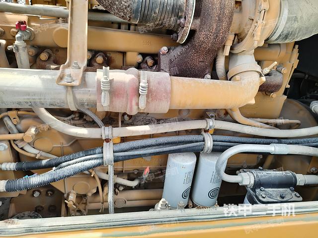 發(fā)動(dòng)機(jī)右側(cè)（整機(jī)外觀及大件）