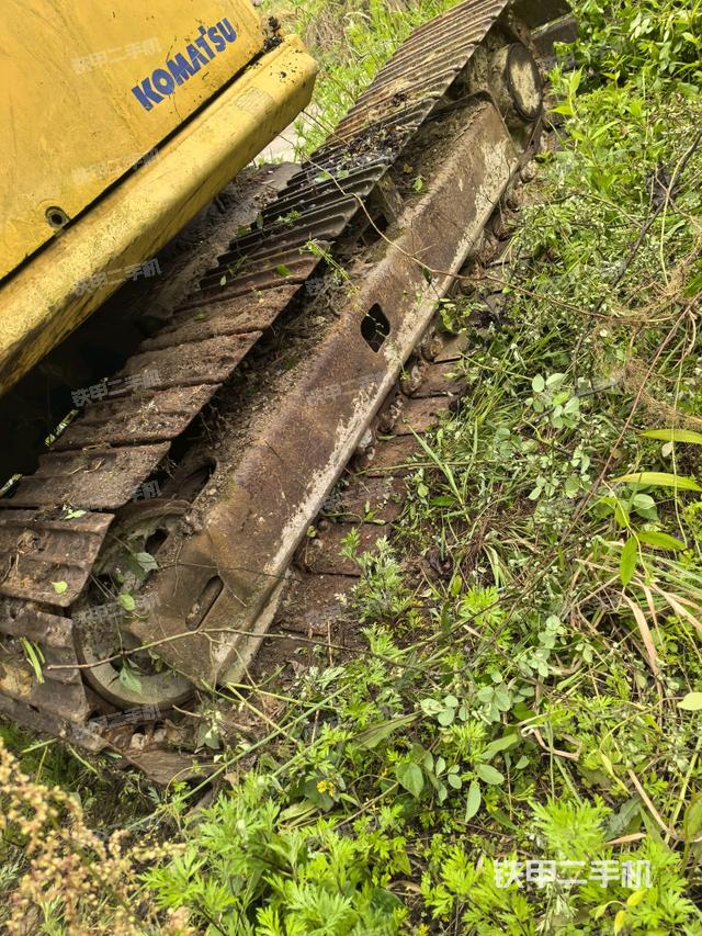 單側(cè)履帶整體(整機外觀) 單側(cè)履帶整體(整機外觀)