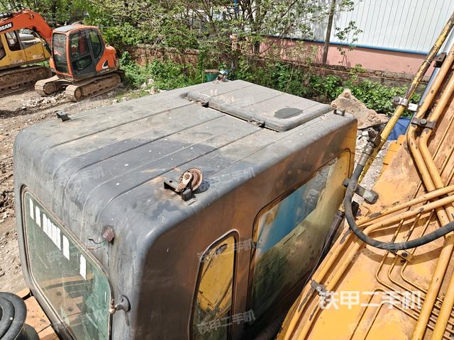 駕駛室頂部俯視（上車(chē)部件）