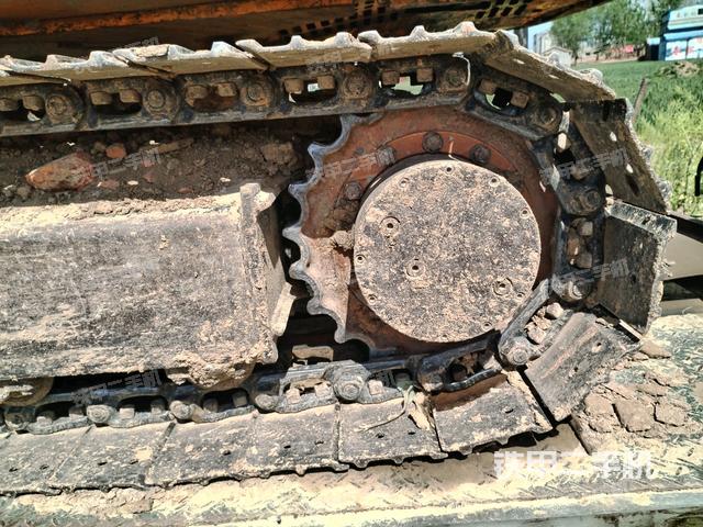 左驅(qū)動輪（行走機構(gòu)）