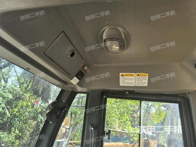 儀表盤全景（壓路機駕駛室）