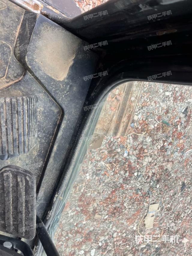 座椅右側(cè)控制臺/鑰匙門/油門/含右手柄（駕駛室部分）