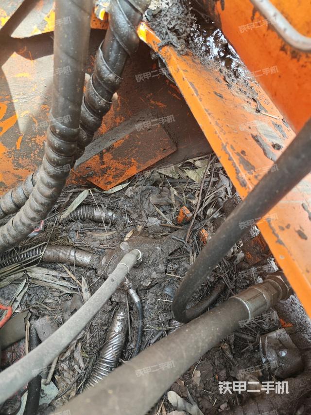 中央回转接头特写（上车部件）