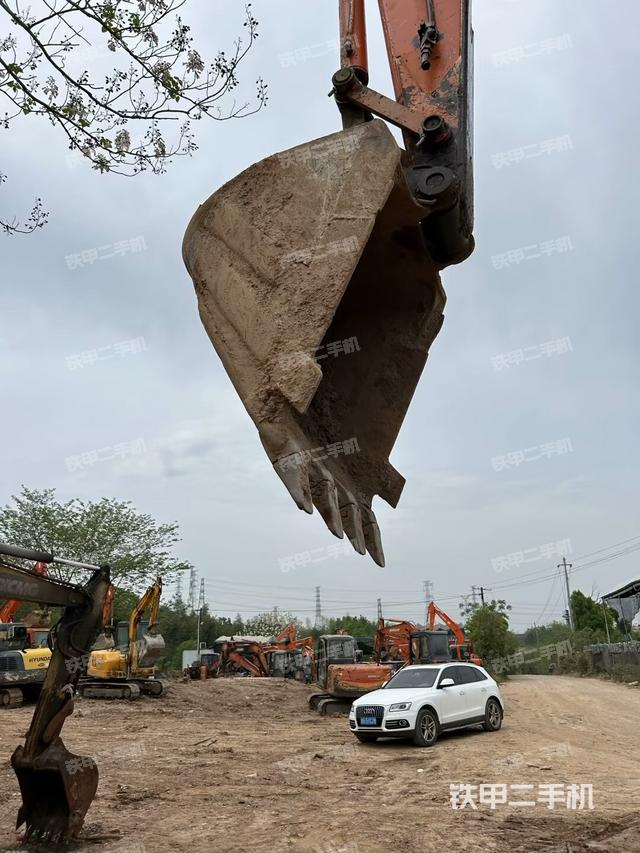 鏟斗45度(工作和回轉(zhuǎn)裝置) 鏟斗45度(工作和回轉(zhuǎn)裝置)