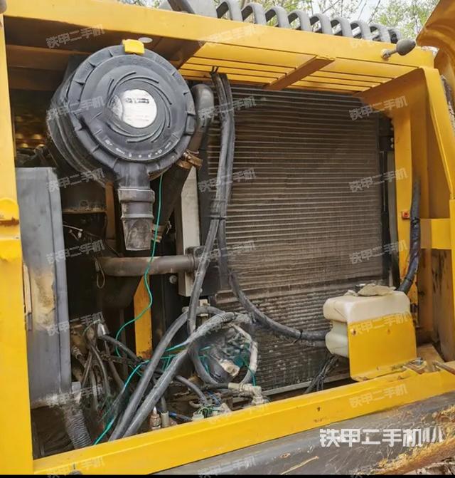 整機右后45°(整機外觀) 整機右后45°(整機外觀)