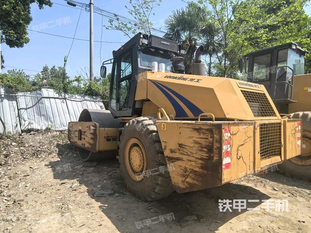 左后45°（壓路機整機外觀）