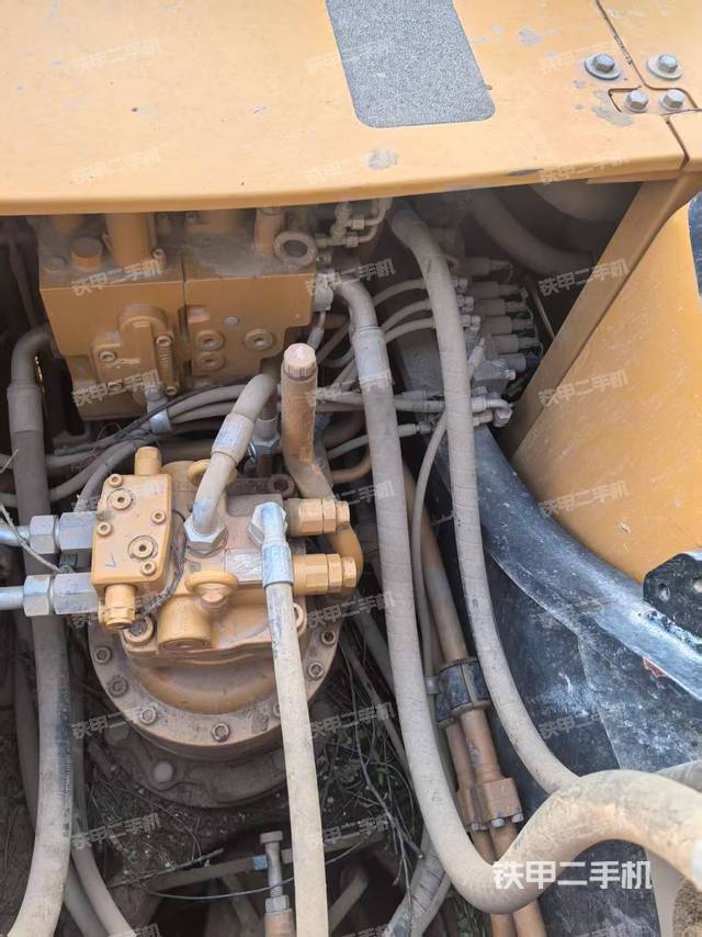 回轉(zhuǎn)馬達和主控閥（整機外觀）