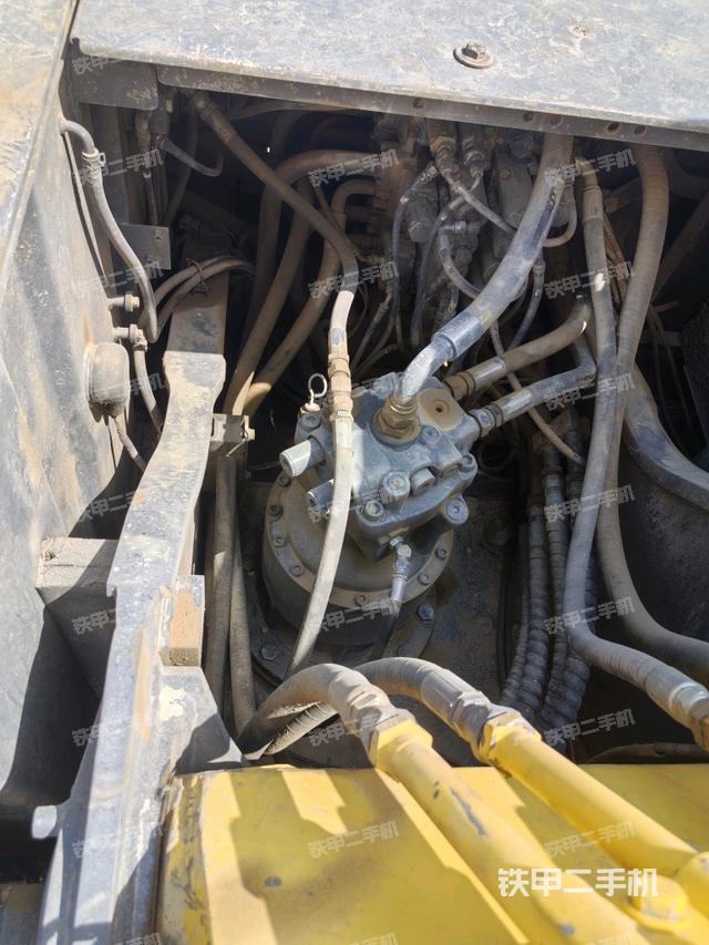 回轉(zhuǎn)馬達和主控閥（整機外觀）