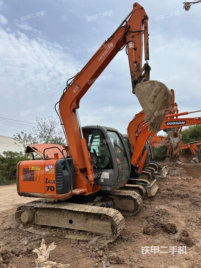 左后45(整機外觀) 左后45(整機外觀)