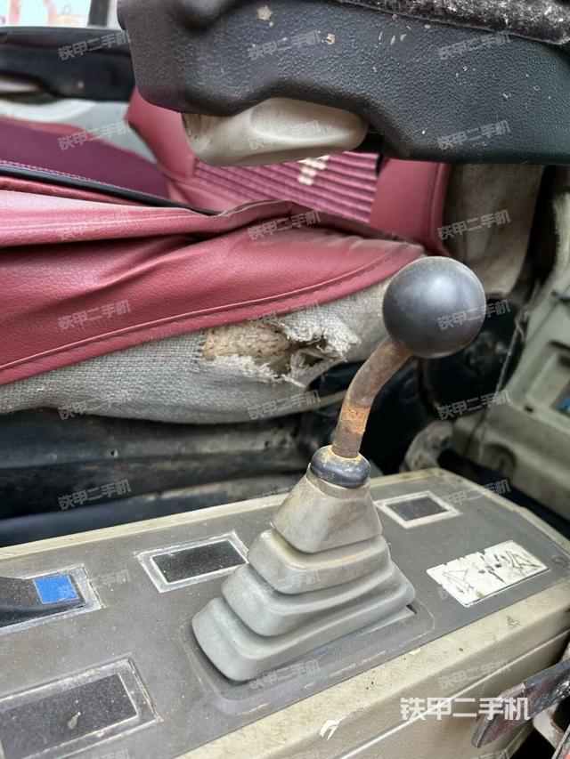 座椅左側(cè)控制臺(tái)/音響/含左手柄(駕駛室部分) 座椅左側(cè)控制臺(tái)/音響/含左手柄(駕駛室部分)