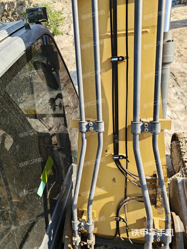 大臂背部俯視（工作和回轉(zhuǎn)裝置）