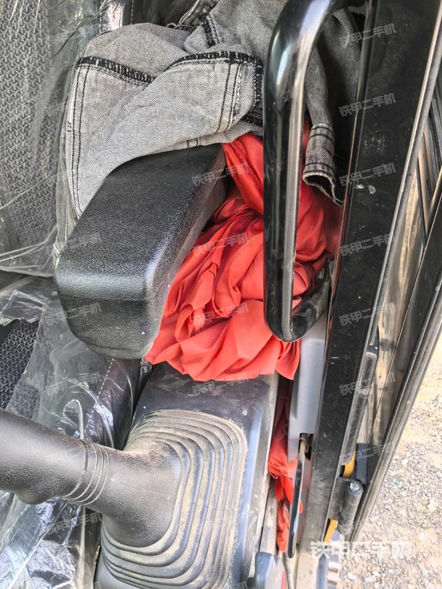 座椅左側(cè)控制臺(tái)/音響/含左手柄（駕駛室部分）