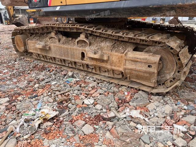 右側(cè)履帶整體（行走機構(gòu)）