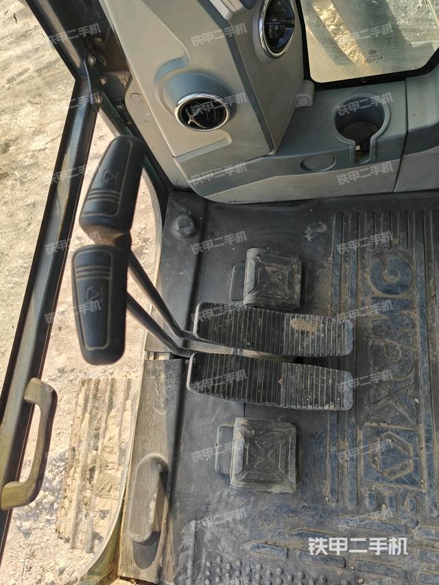 座椅左側(cè)控制臺(tái)/音響/含左手柄（駕駛室部分）