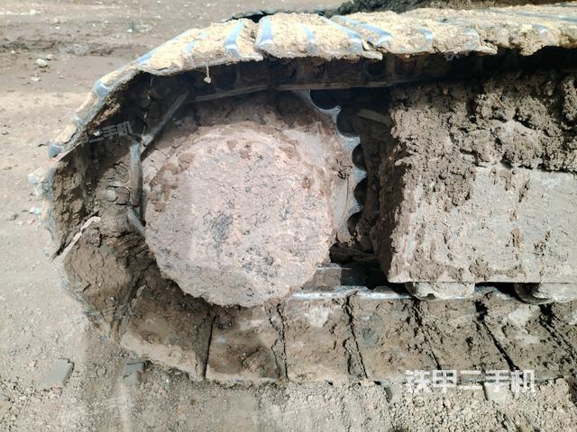 右驅(qū)動(dòng)輪（行走機(jī)構(gòu)）