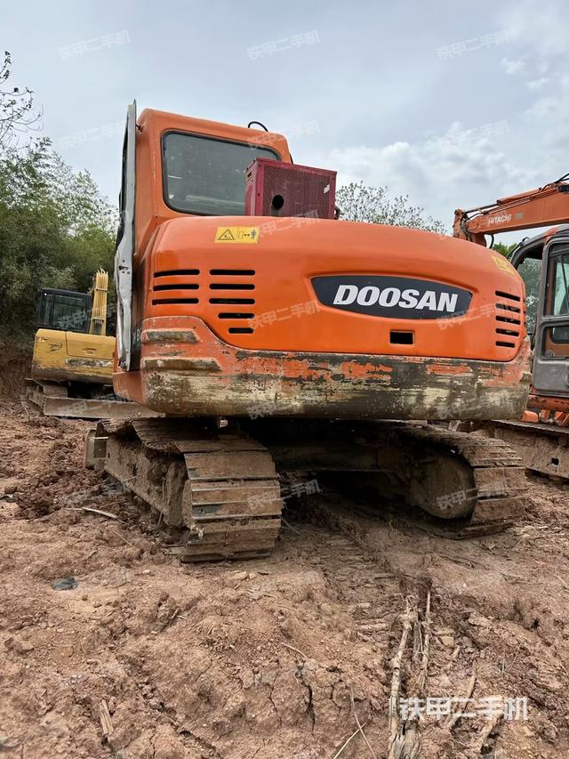 右后45(整機(jī)外觀) 右后45(整機(jī)外觀)