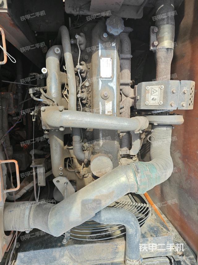 发动机室（上车部件）