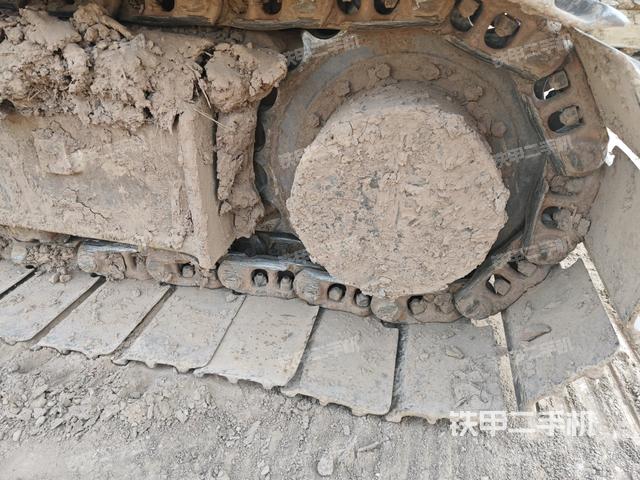 右驱动轮（行走机构）