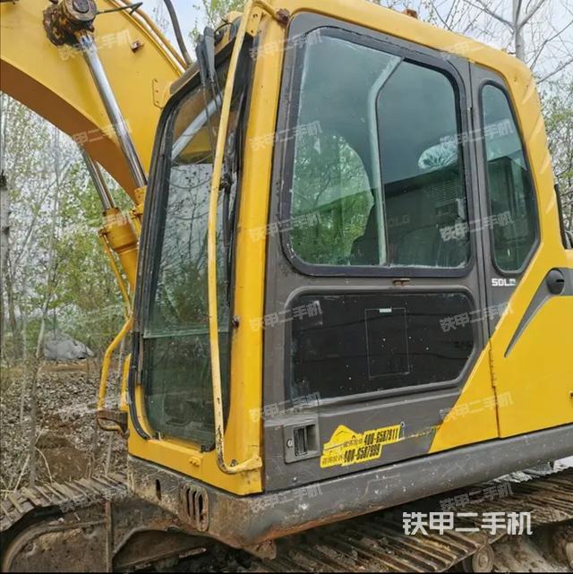 駕駛室頂部(整機外觀) 駕駛室頂部(整機外觀)