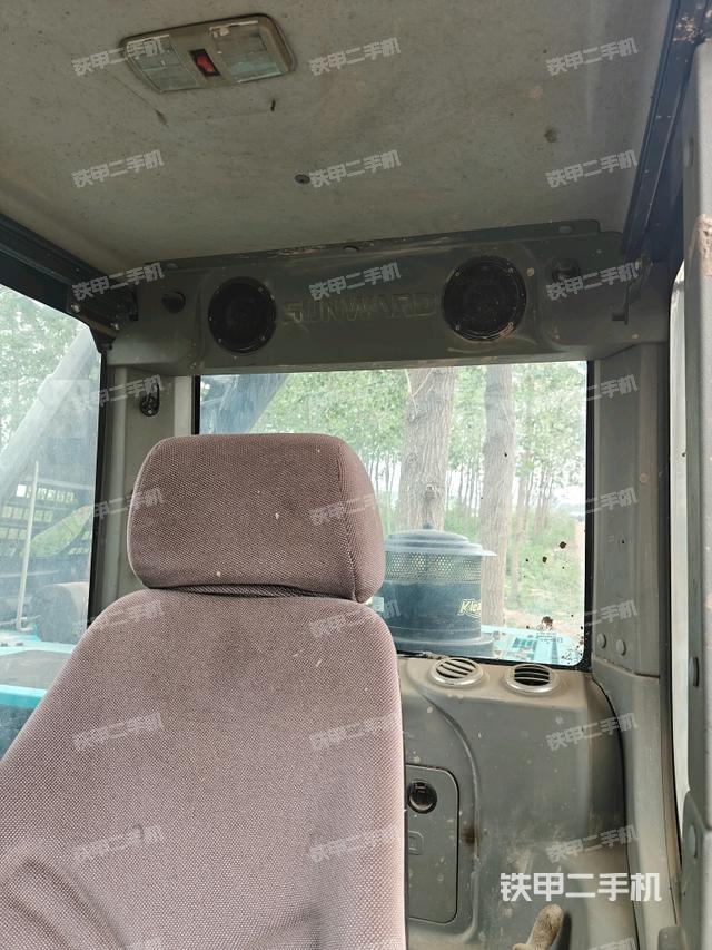 右側(cè)玻璃角標(biāo)（駕駛室部分）