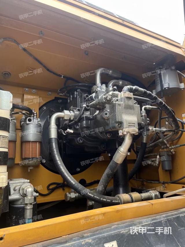 液壓泵斜45?左（大件艙室）