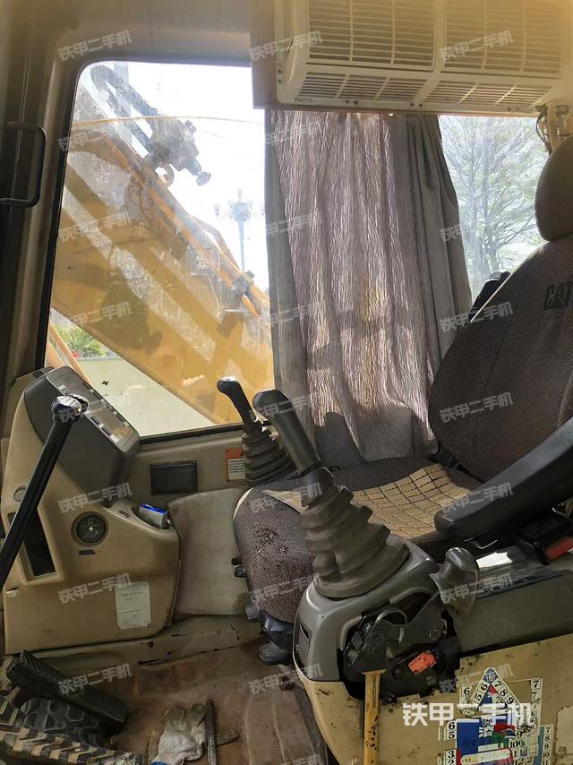 駕駛室整體（整機(jī)外觀）