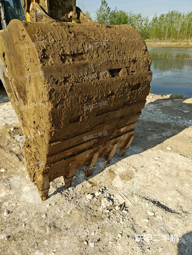 小臂整體左后（工作和回轉(zhuǎn)裝置）