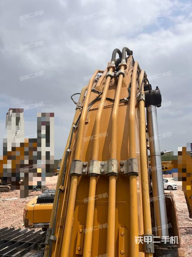 大臂背部俯視（工作和回轉(zhuǎn)裝置）