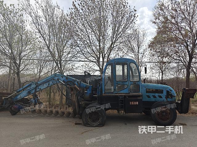 整機(jī)左側(cè)(設(shè)備外觀及核心部件) 整機(jī)左側(cè)(設(shè)備外觀及核心部件)