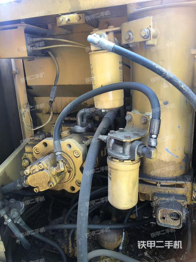 液壓泵艙室正面整體（整機(jī)外觀）