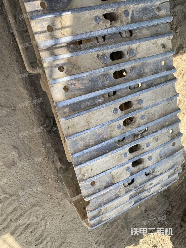 單側(cè)履帶整體（整機(jī)外觀）