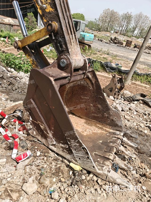 大臂油缸整體?豎拍（工作和回轉(zhuǎn)裝置）