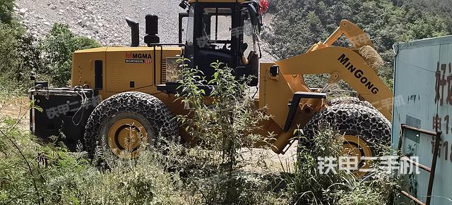 整机右侧（设备外观及核心部件）