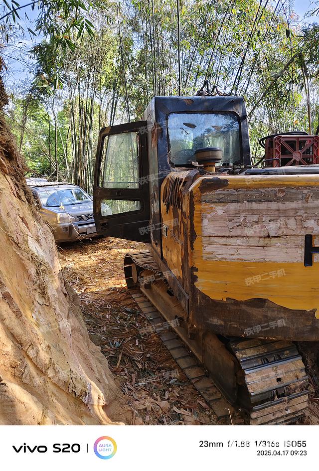 驾驶室顶部（整机外观）