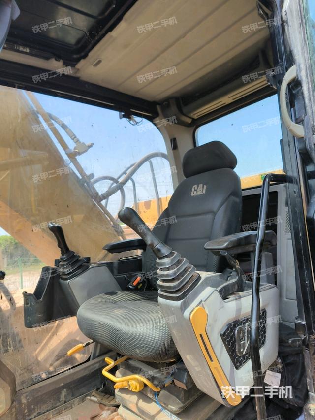 座椅后部（駕駛室部分）